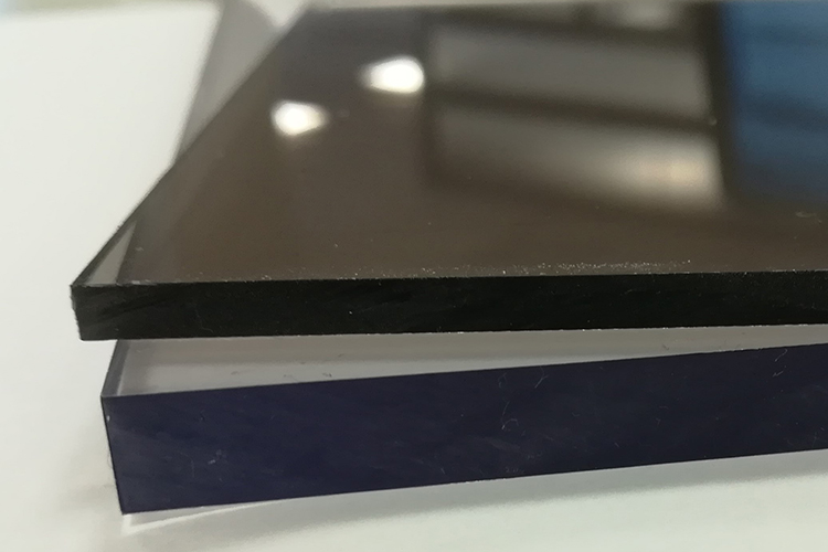 Policarbonat compact fumuriu 2xUV 1025x3050MM 6MM